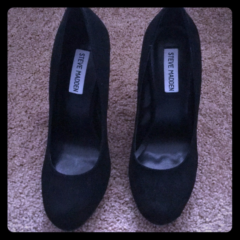 Steve Madden jet black pumps